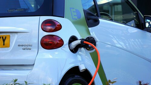 Borne de recharge pour véhicules électriques